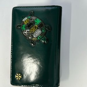 Tory Burch Turtle Slim Wallet